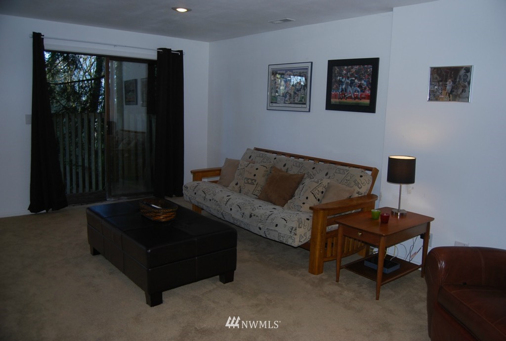 1090 Ridgewood Circle Southwest Issaquah, WA 98027 - Photo 12 of 16