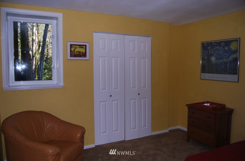 1090 Ridgewood Circle Southwest Issaquah, WA 98027 - Photo 14 of 16