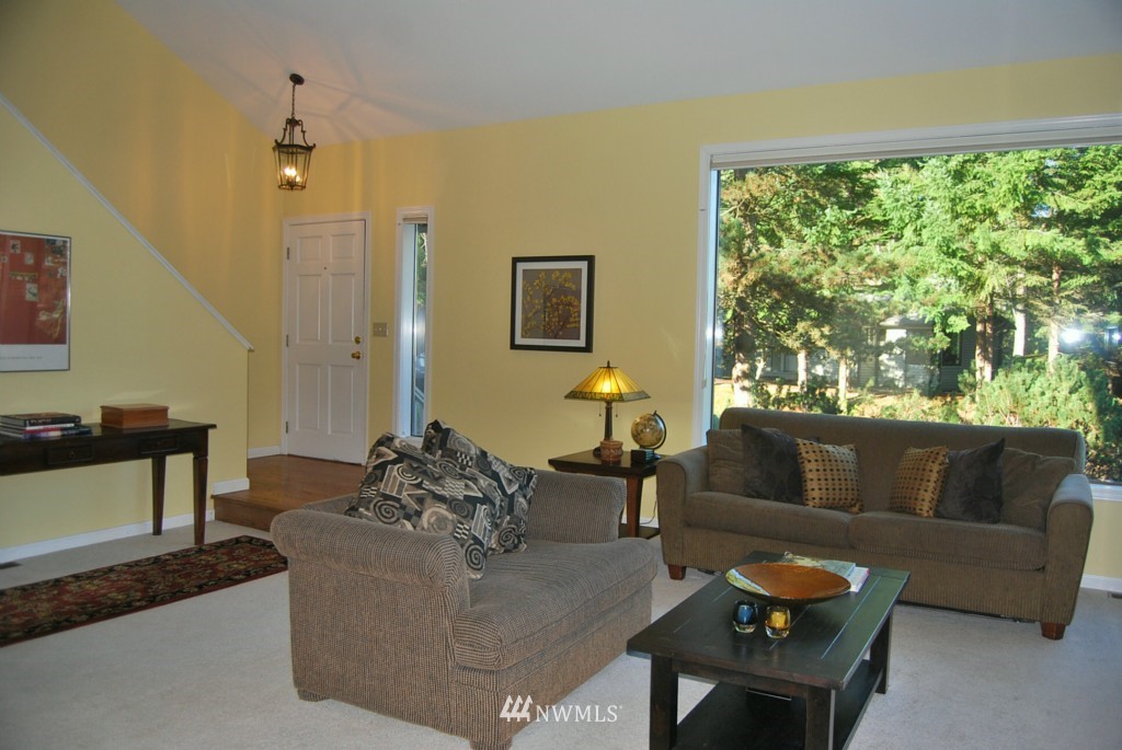 1090 Ridgewood Circle Southwest Issaquah, WA 98027 - Photo 8 of 16