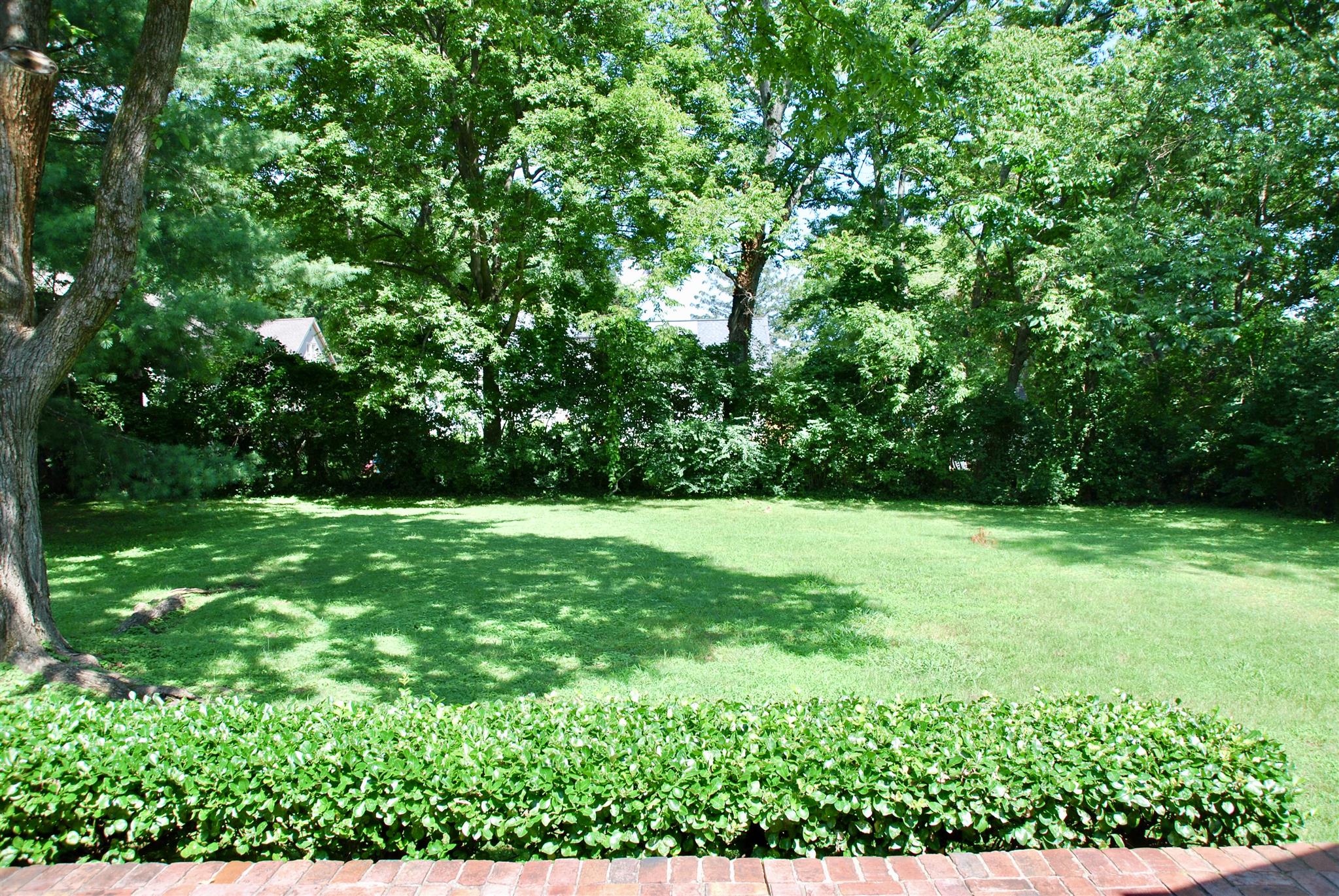 906 Estes Road Nashville, TN 37215 - Photo 2 of 15 a view of a garden