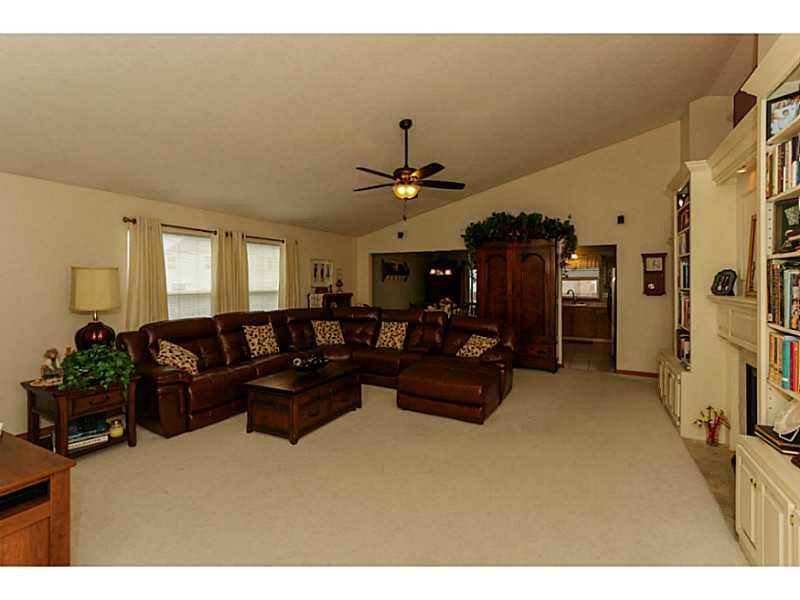 9225 Concert Way Indianapolis, IN 46231 - Photo 4 of 20