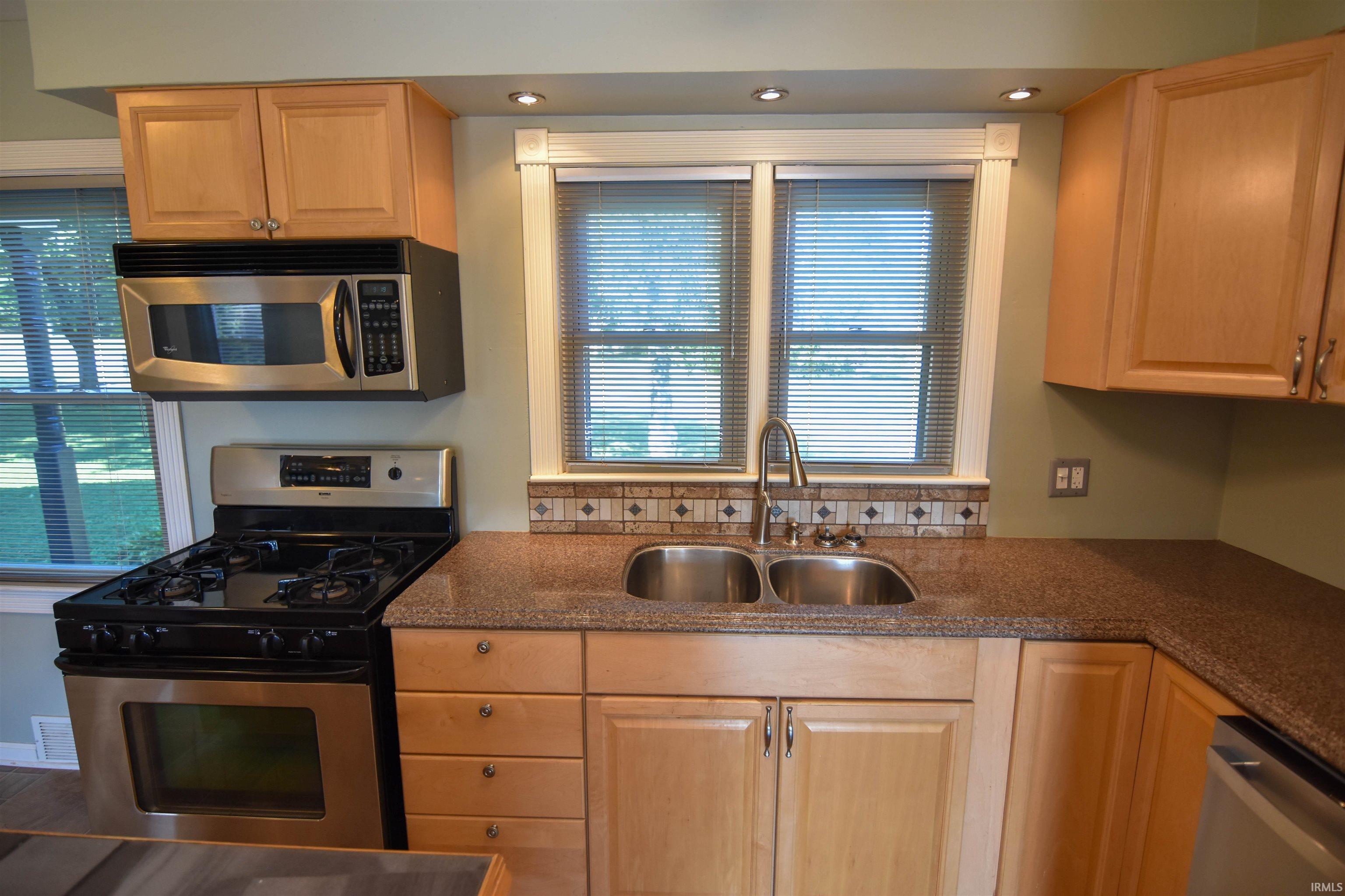 8917 Old State Road Evansville, IN 47711 - Photo 8 of 36