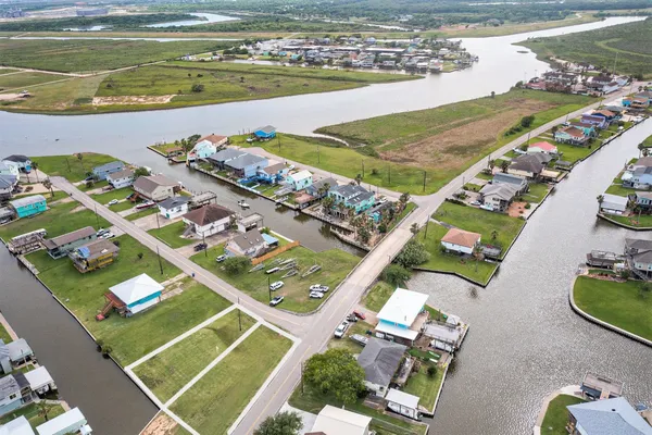 $138,000 | 106 Jolly Boat Lane, Freeport, TX 77541