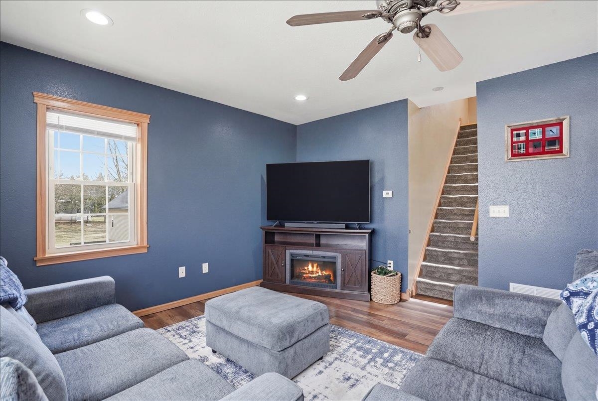 204 Hotel Street Brooklyn, WI 53521 - Photo 11 of 52