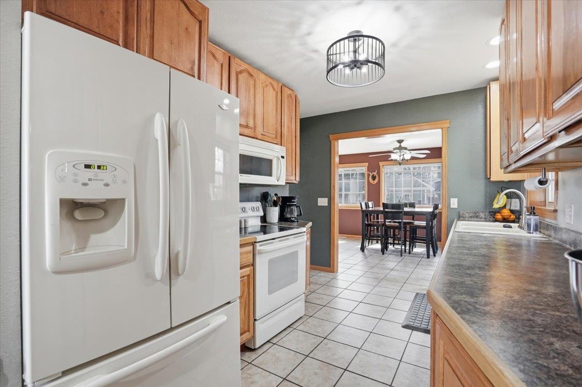 204 Hotel Street Brooklyn, WI 53521 - Photo 21 of 52