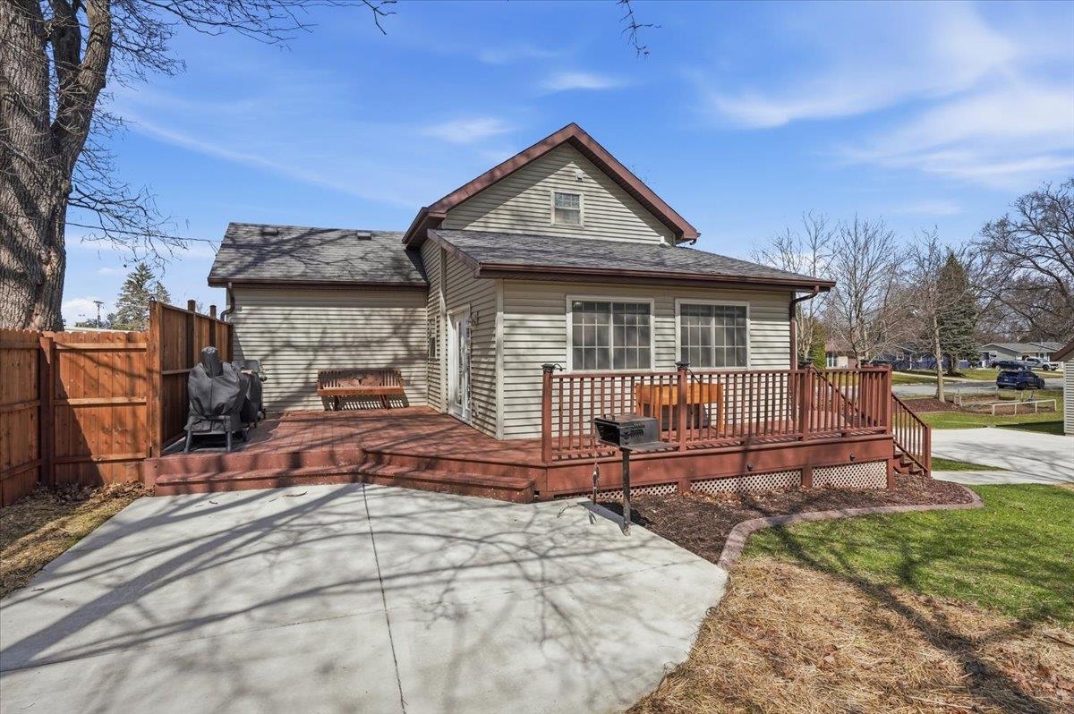 204 Hotel Street Brooklyn, WI 53521 - Photo 34 of 52