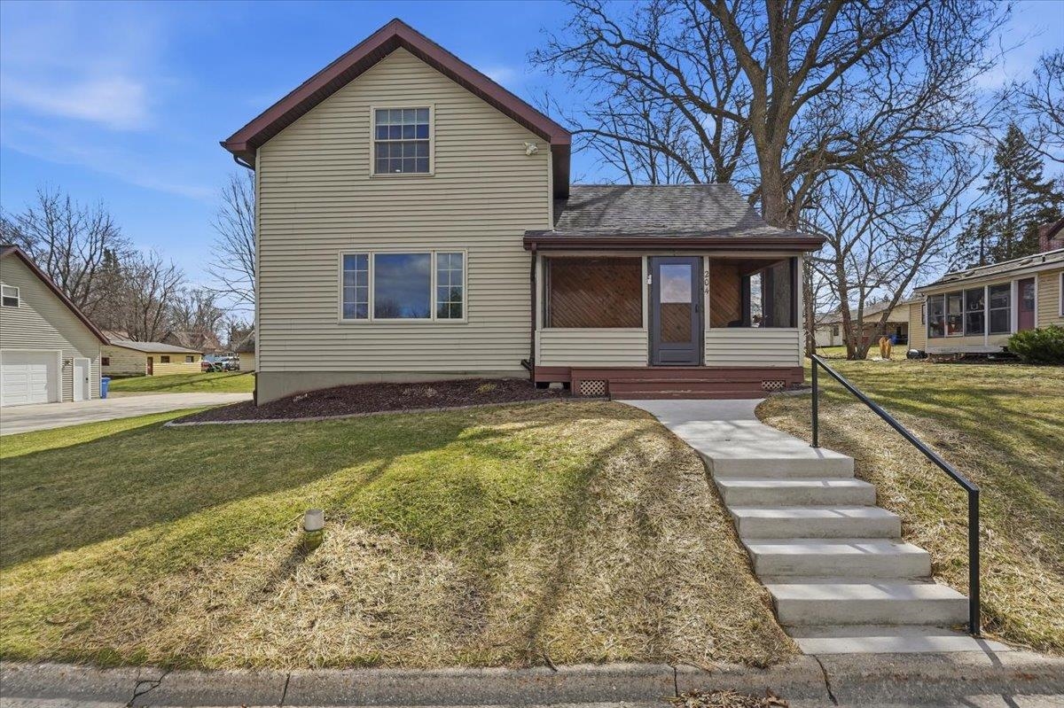 204 Hotel Street Brooklyn, WI 53521 - Photo 4 of 52