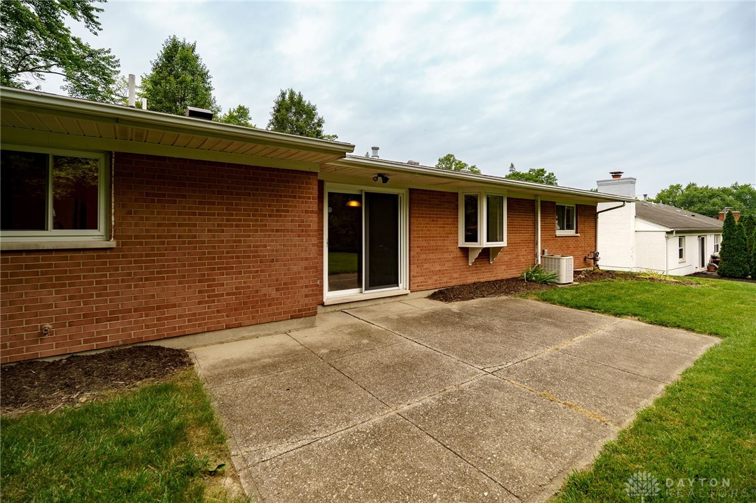 4424 Appleton Place Kettering, OH 45440 - Photo 29 of 32