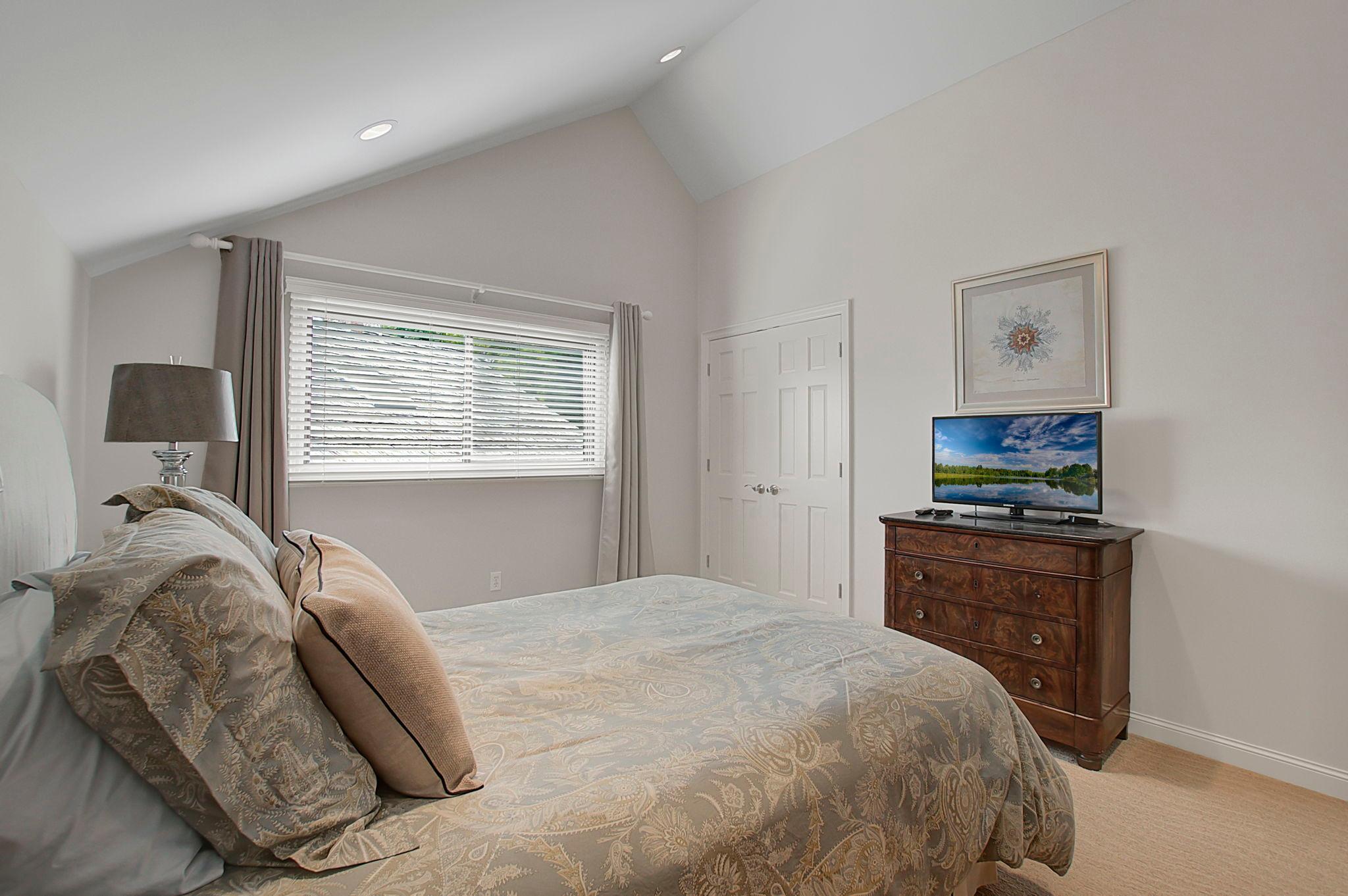 17923 Comstock Road Wayzata, MN 55391 - Photo 30 of 39 Gallery Image 30