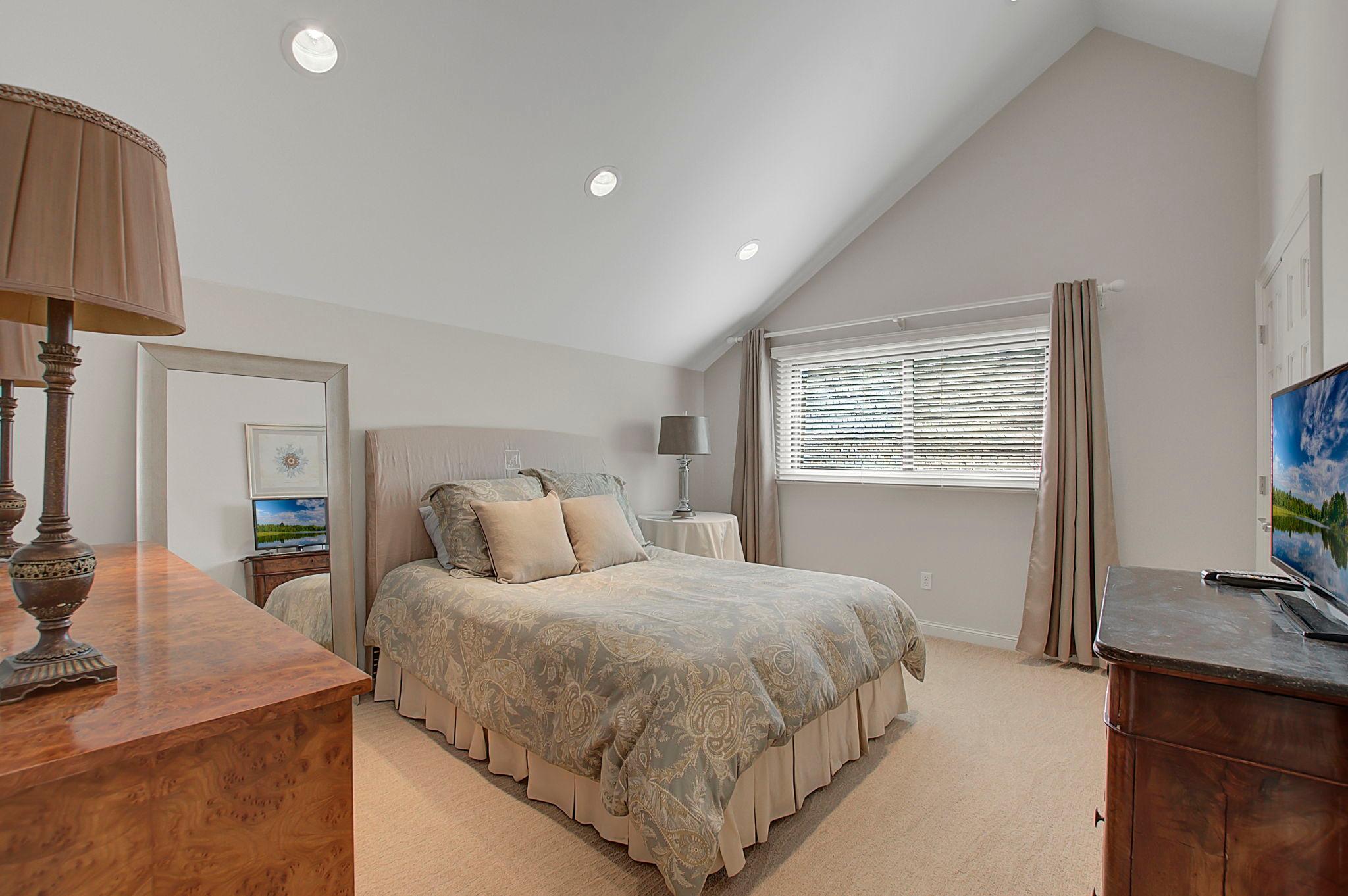 17923 Comstock Road Wayzata, MN 55391 - Photo 31 of 39 Gallery Image 31