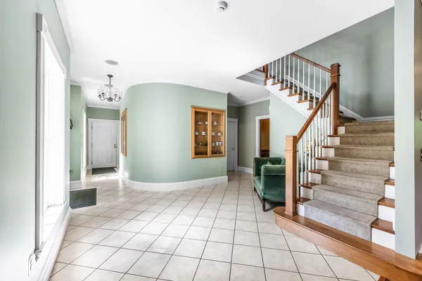 $879,000 | 1290 State Street, Veazie, ME 04401