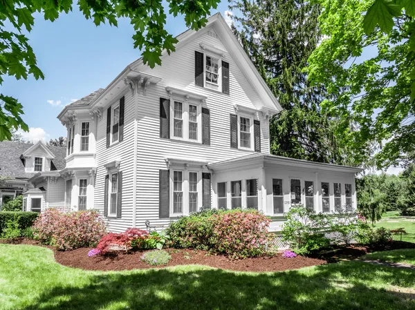 $879,000 | 1290 State Street, Veazie, ME 04401