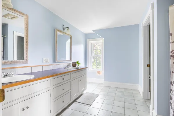 $879,000 | 1290 State Street, Veazie, ME 04401