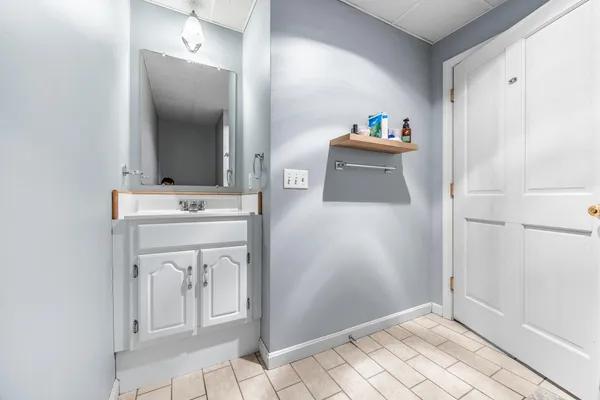 $879,000 | 1290 State Street, Veazie, ME 04401