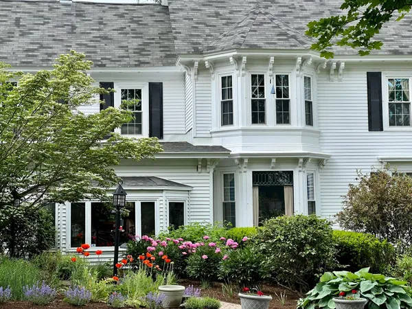 $879,000 | 1290 State Street, Veazie, ME 04401