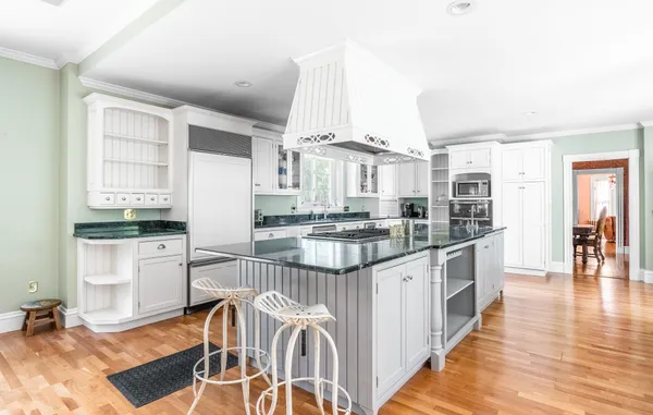 $879,000 | 1290 State Street, Veazie, ME 04401