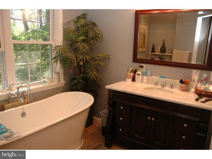 22 Springtree Lane Yardley, PA 19067 - Photo 7 of 10 Gallery Image 7