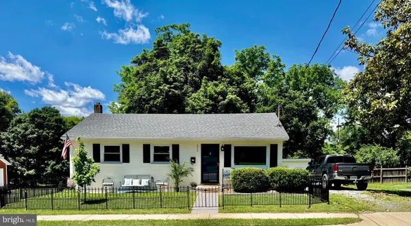 $2,650 | 311 South Buckmarsh Street, Berryville, VA 22611