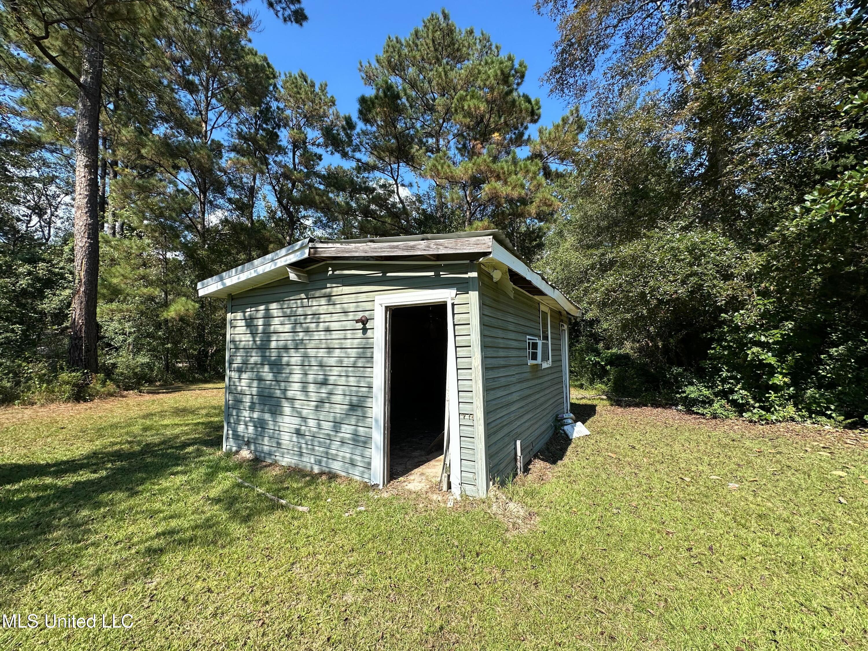 23280 Leetown Road Picayune, MS 39466 - Photo 10 of 16 IMG_3012