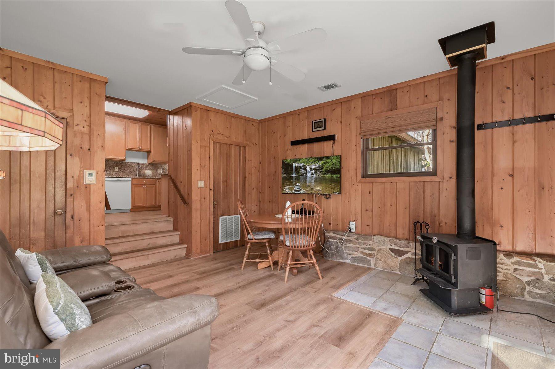 7605 Stewart Hill Road Adamstown, MD 21710 - Photo 111 of 139 Cozy family room
