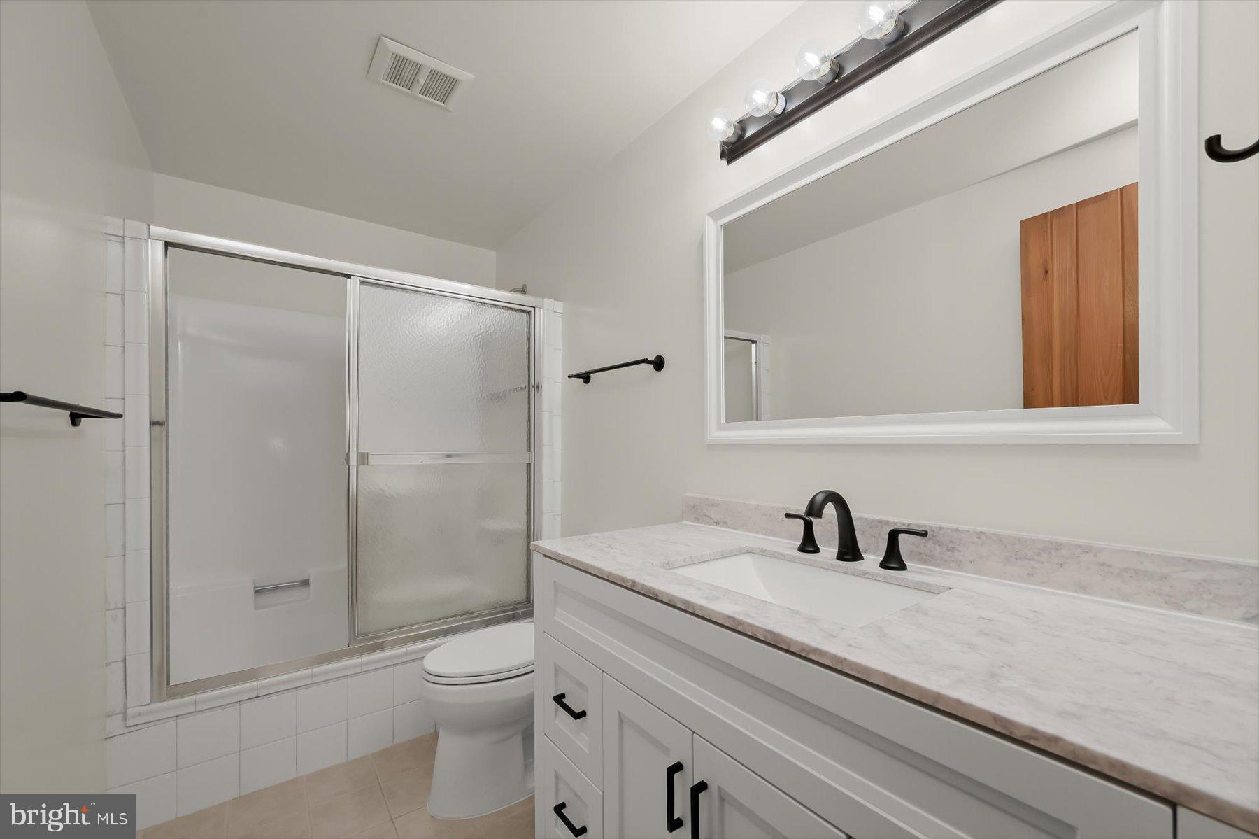 7605 Stewart Hill Road Adamstown, MD 21710 - Photo 120 of 139 Upper level full hall bath w/ new vanity, toilet