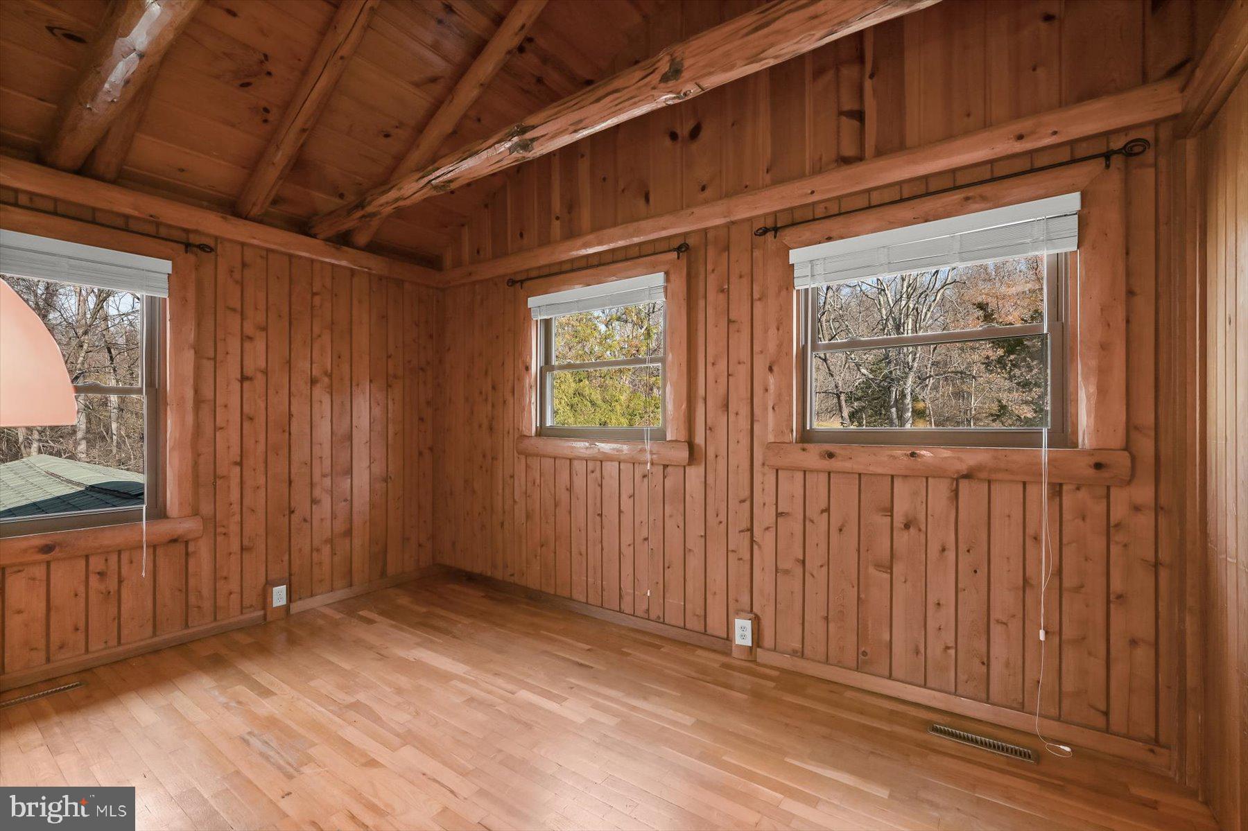 7605 Stewart Hill Road Adamstown, MD 21710 - Photo 121 of 139 3rd bedroom upper level w/ cedar beam