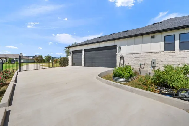 $695,000 | 416 Buffalo Trail, Liberty Hill, TX 78642