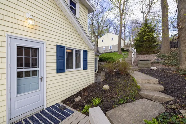 $879,900 | 4338 East Lake Road, Livonia, NY 14487