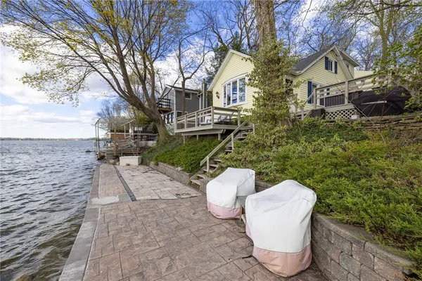 $879,900 | 4338 East Lake Road, Livonia, NY 14487