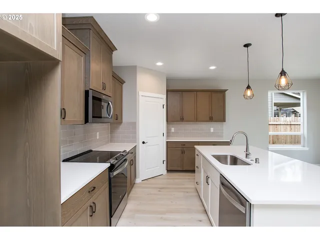 $554,900 | 12815 Northeast 109th Street, Vancouver, WA 98682