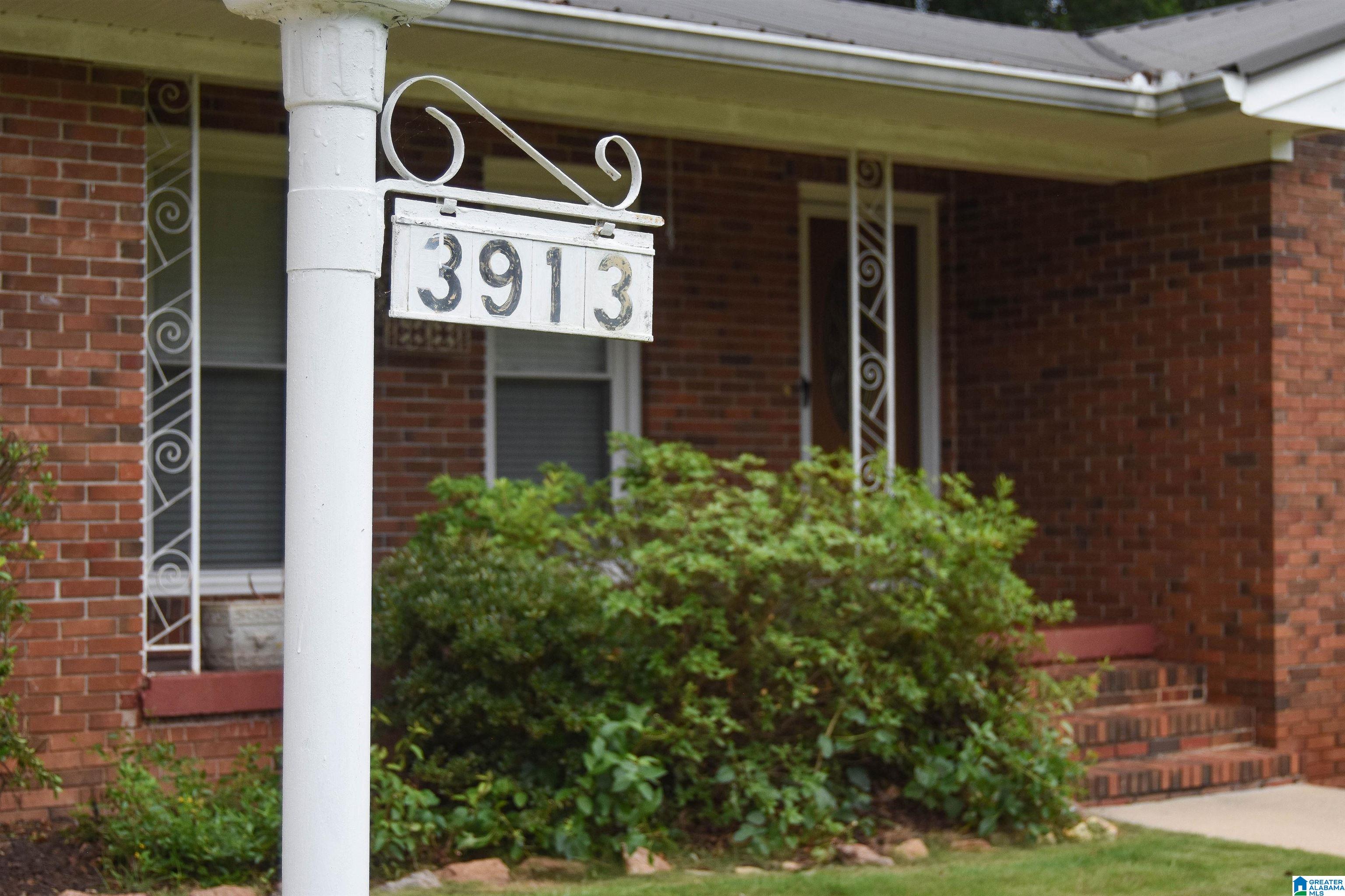 3913 Stratford Road Anniston, AL 36207 - Photo 3 of 46
