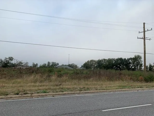 $650,000 | Nelson Rd Lake, Lake Charles, LA 70605