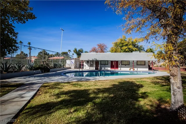 $1,600 | 319 East Pecos Way, Las Vegas, NV 89121