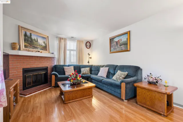 $749,000 | 1050 Kains Avenue, Unit 3(B1), Albany, CA 94706