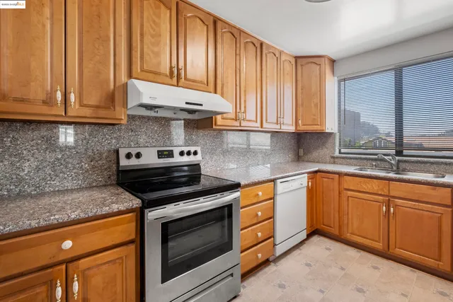 $749,000 | 1050 Kains Avenue, Unit 3(B1), Albany, CA 94706