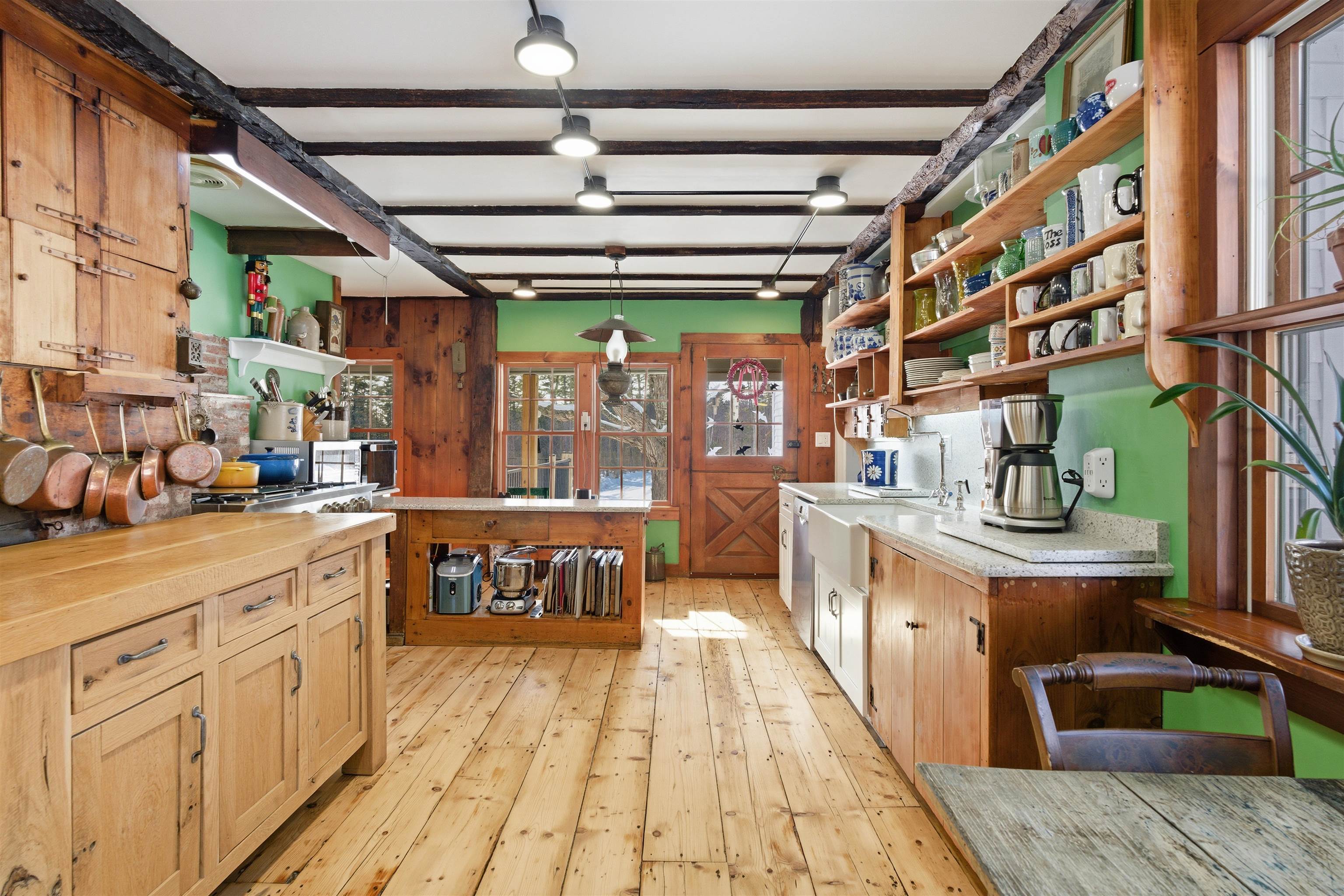 4669 Vermont Rte 100 Londonderry, VT 05148 - Photo 16 of 39