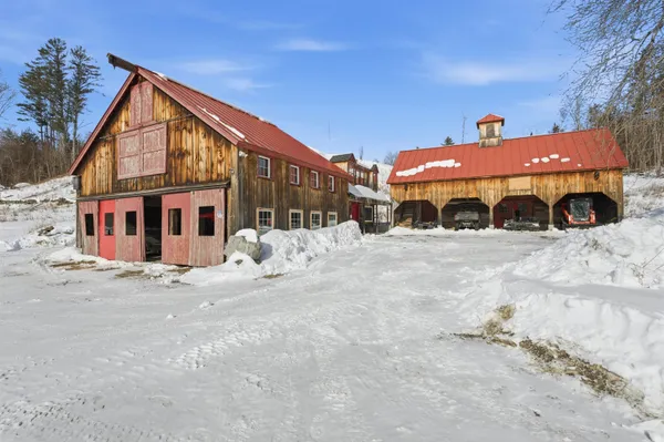 $1,750,000 | 4669 Vermont Rte 100, Londonderry, VT 05148