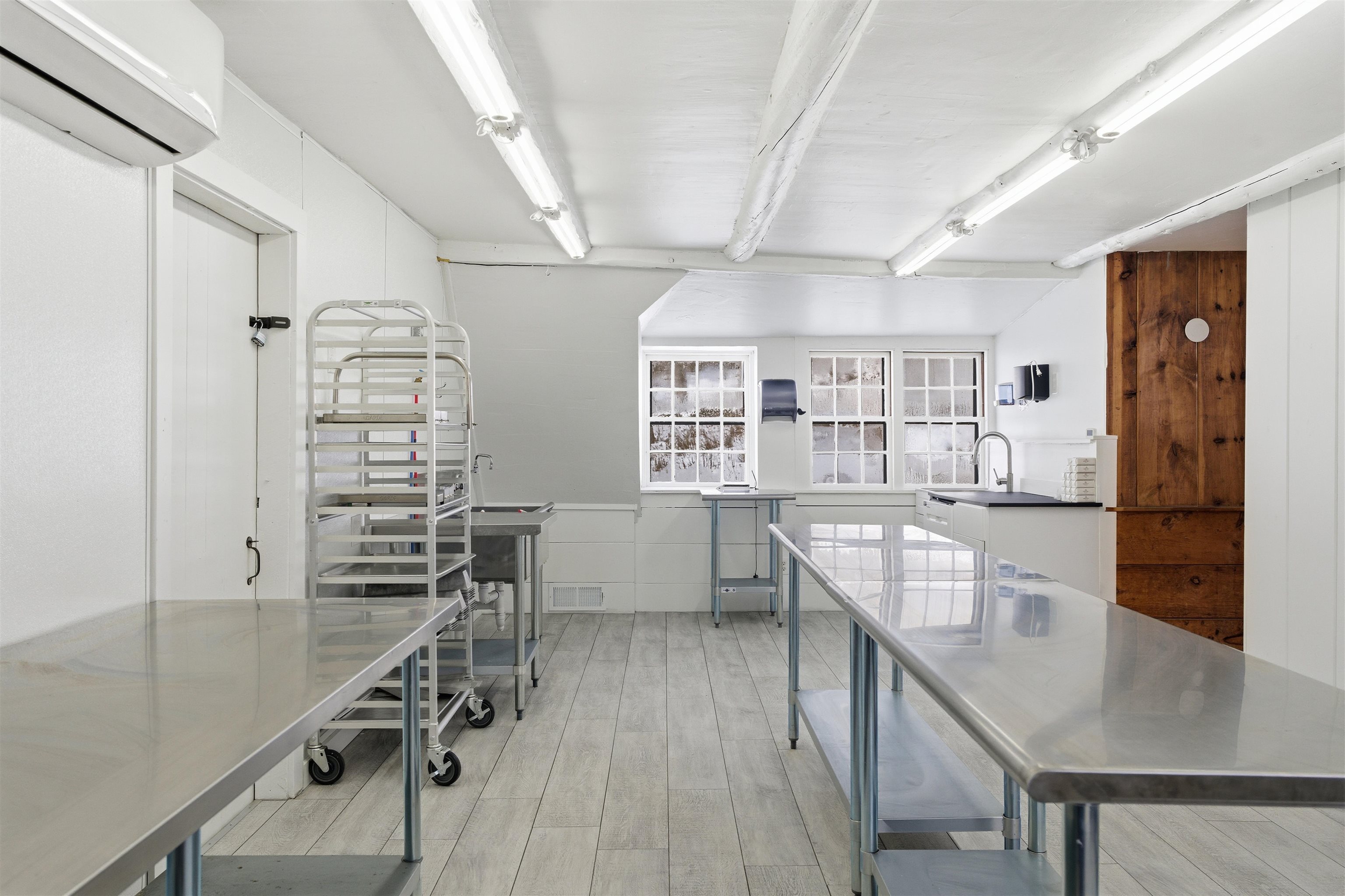 4669 Vermont Rte 100 Londonderry, VT 05148 - Photo 33 of 39