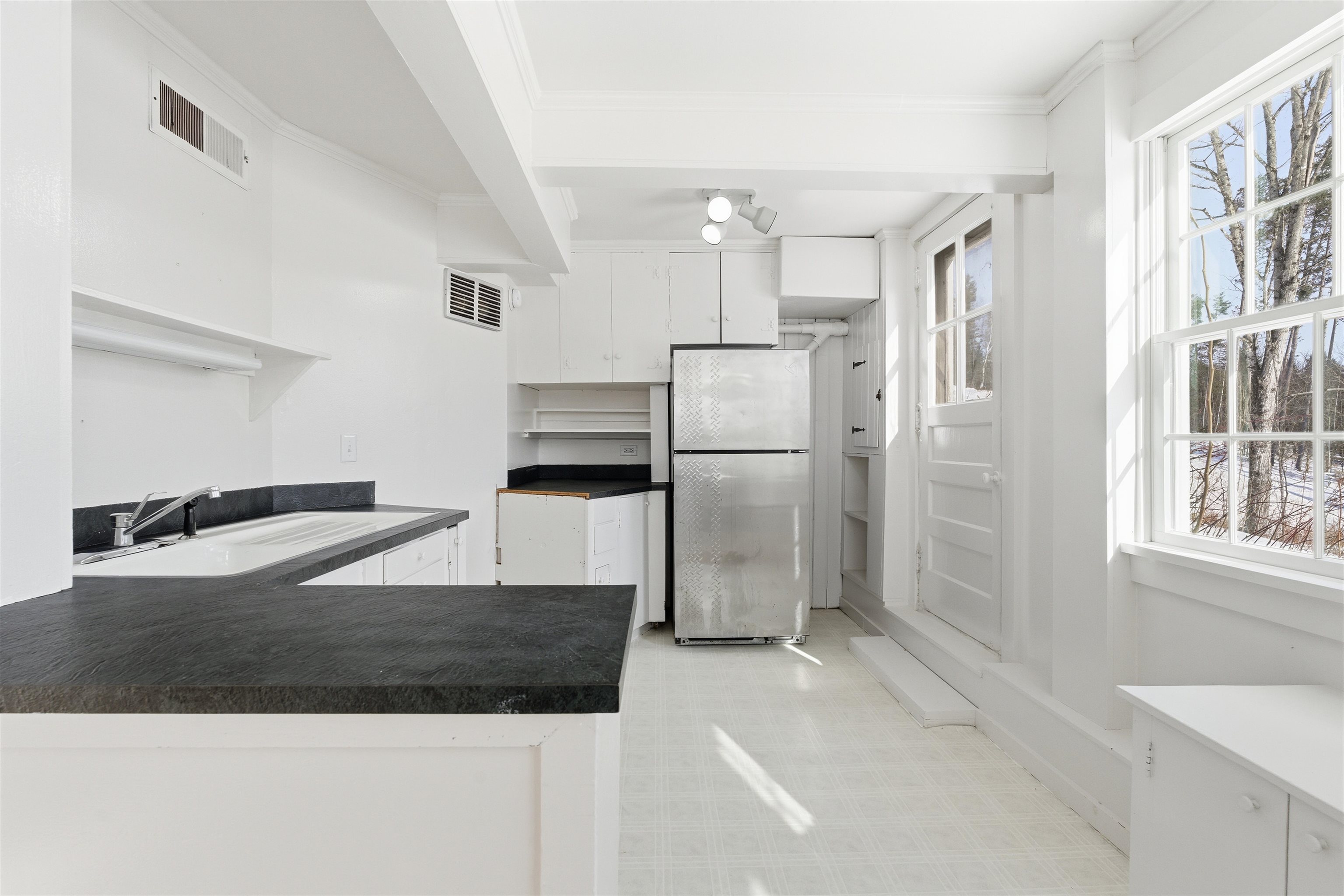 4669 Vermont Rte 100 Londonderry, VT 05148 - Photo 34 of 39