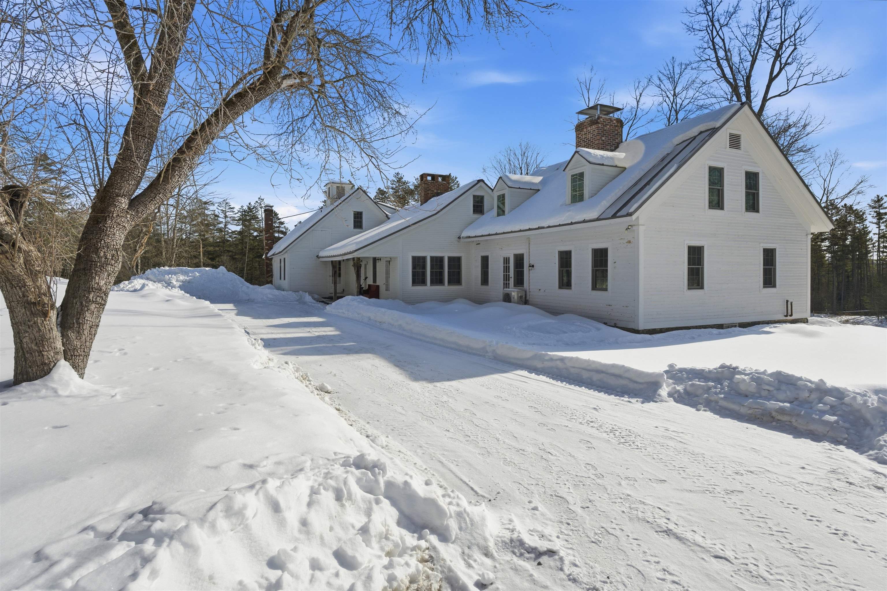 4669 Vermont Rte 100 Londonderry, VT 05148 - Photo 8 of 39
