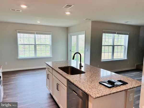 $2,450 | 5197 Crooked Lane, Stephens City, VA 22655