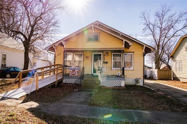 $80,000 | 2720 Clark Avenue, Parsons, KS 67357