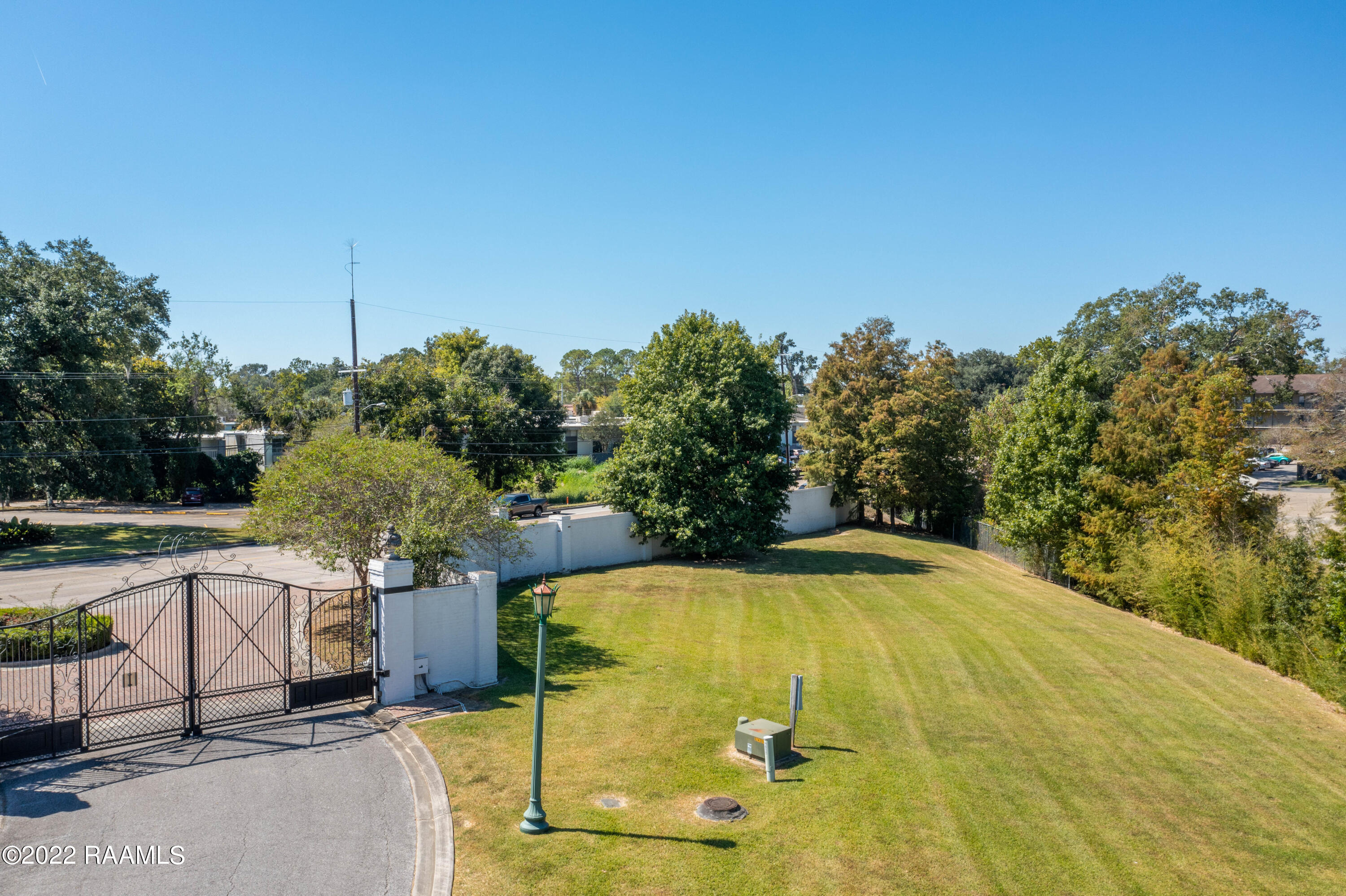 101 Park Ridge Lane Lafayette, LA 70503 - Photo 3 of 11 101 Park Ridge Ln - 2