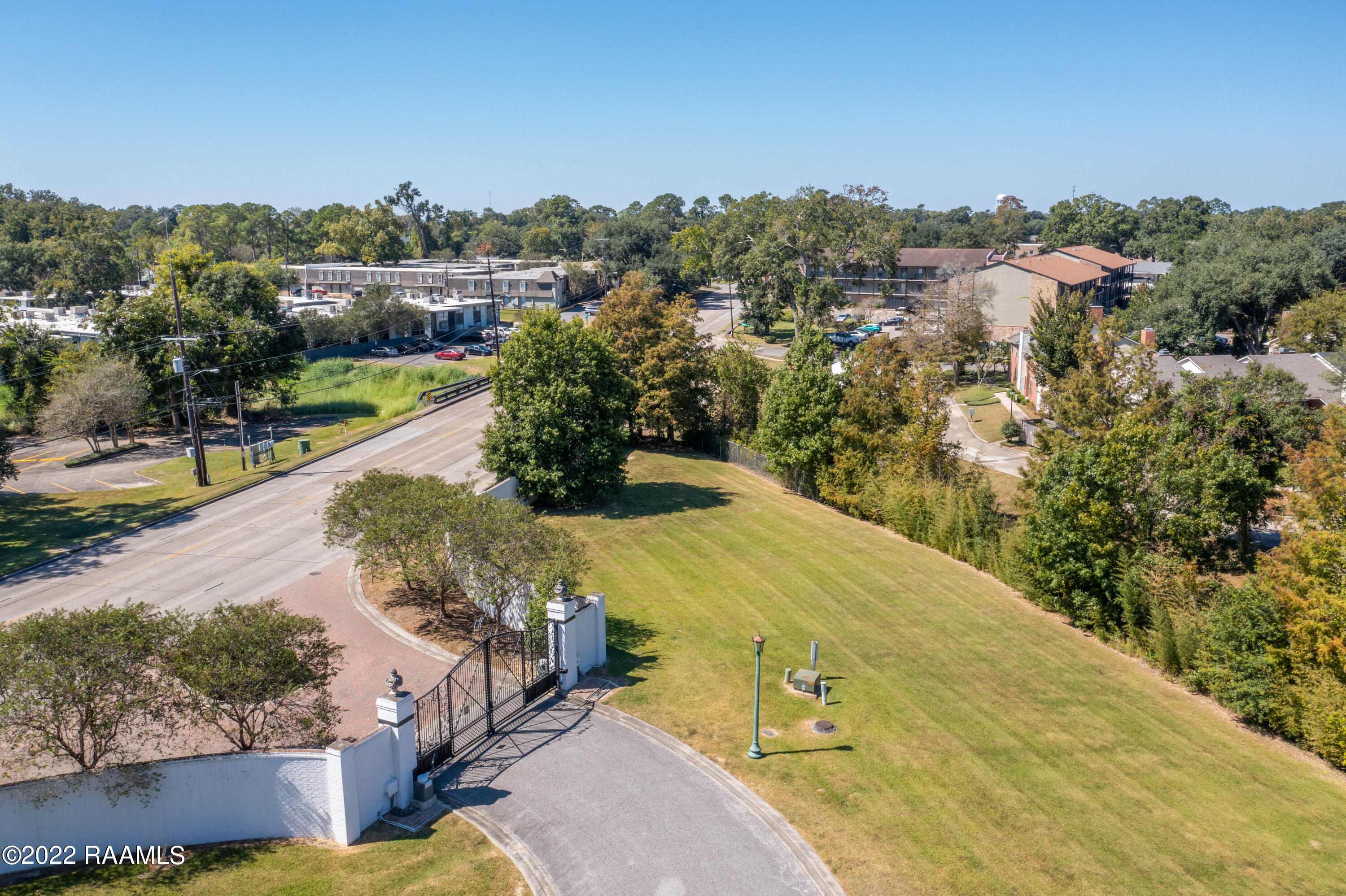 101 Park Ridge Lane Lafayette, LA 70503 - Photo 4 of 11 101 Park Ridge Ln - 3