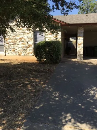 $1,450 | 422 Chisholm Valley Drive, Unit B, Round Rock, TX 78681