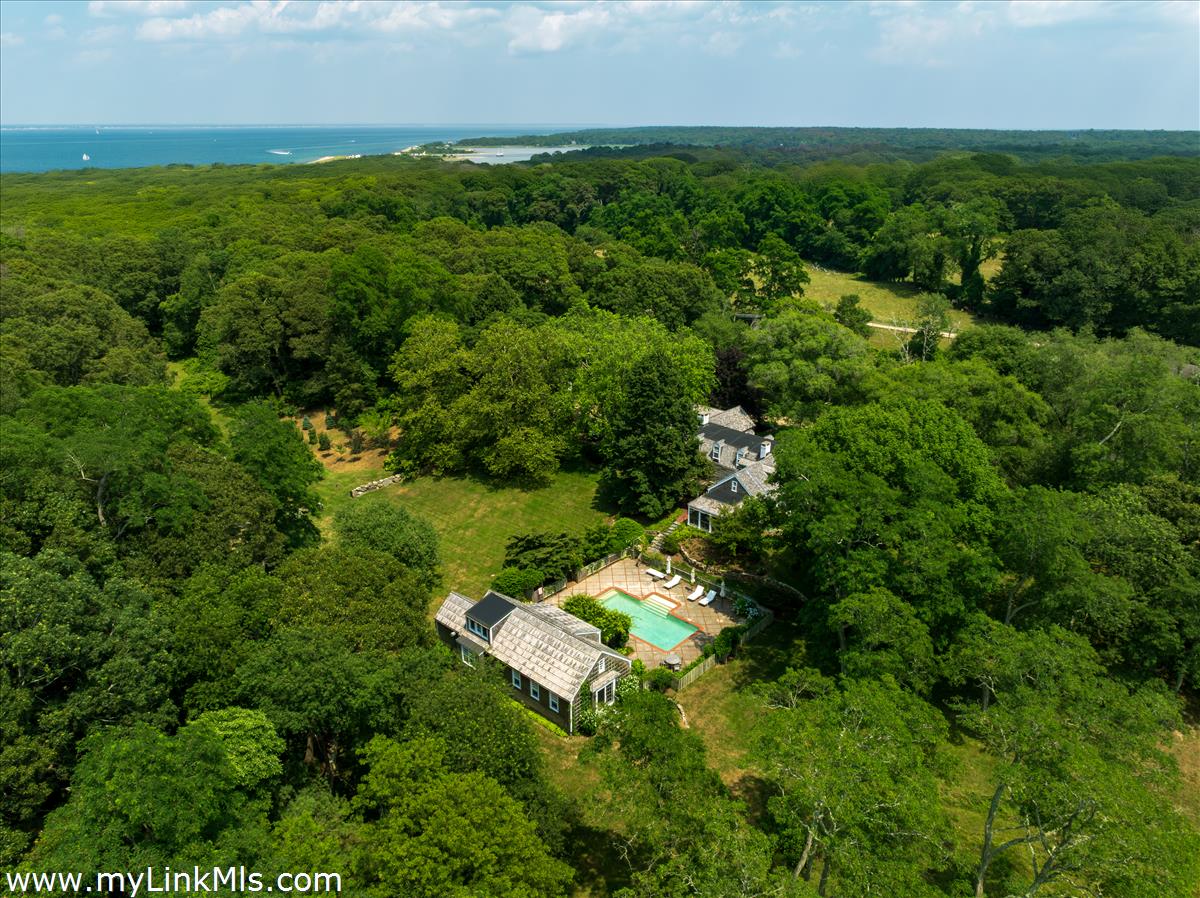 180 Pilot Hill Farm Road Vineyard Haven, MA 02568 - Photo 13 of 68