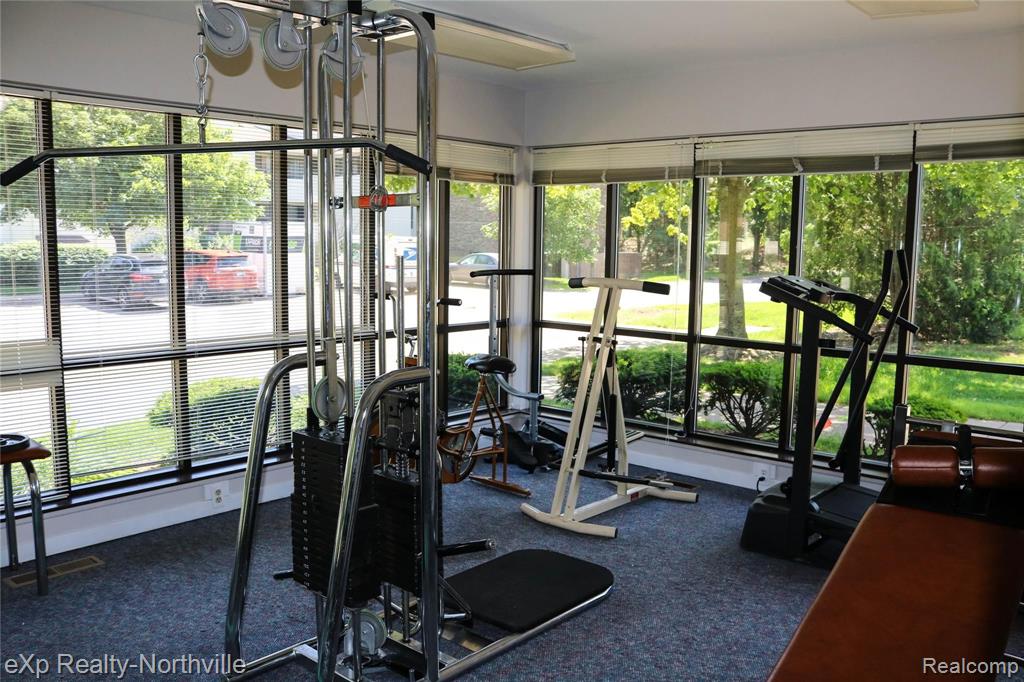 30594 Orchard Lake Road, Unit 49 Farmington Hills, MI 48334 - Photo 16 of 19