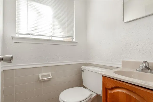 $2,100 | 2121 Travis Drive, Carrollton, TX 75006