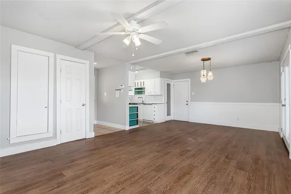 $2,100 | 2121 Travis Drive, Carrollton, TX 75006