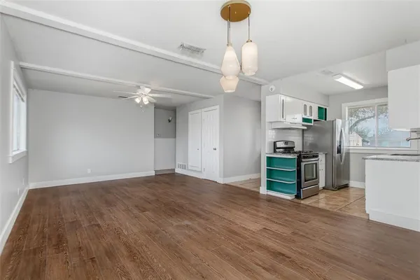 $2,100 | 2121 Travis Drive, Carrollton, TX 75006